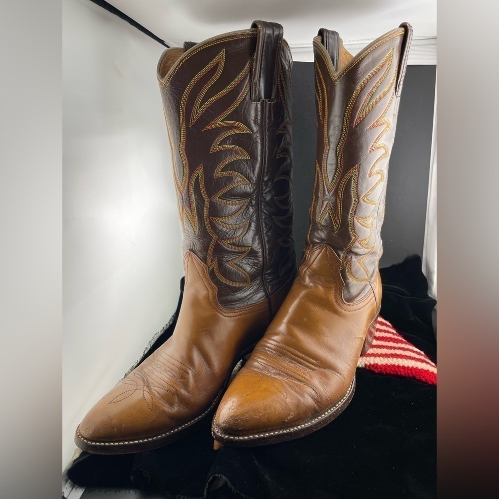 Nocona  American Made Vintage  Western Cowboy  Boots Two Tone Leather 8.5 D﻿﻿﻿﻿﻿